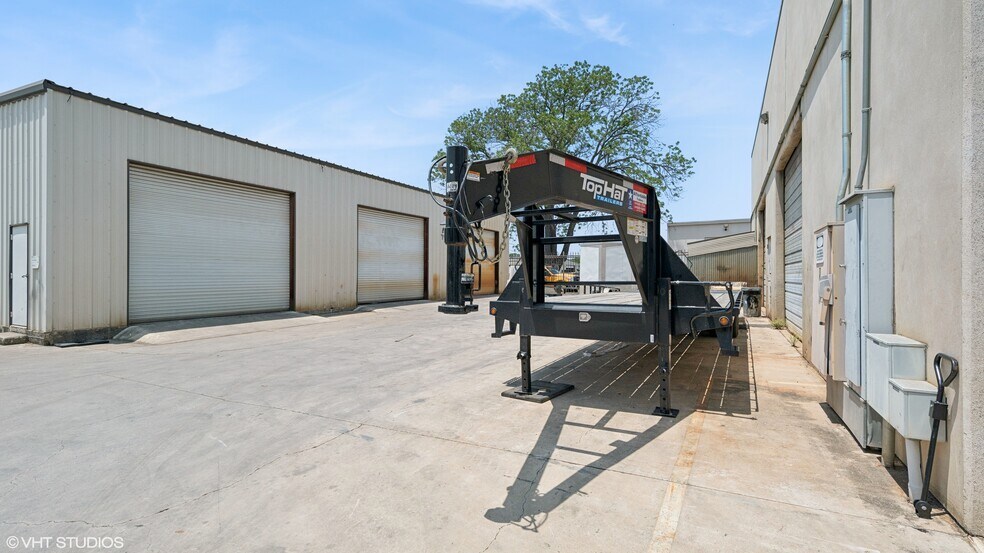 More Photos Of 4830 Whirlwind Dr, San Antonio Warehouse For Sale