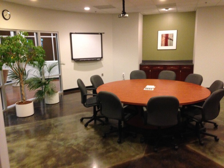 More Photos Of 9820 Northcross Center Ct, Huntersville Office For Lease