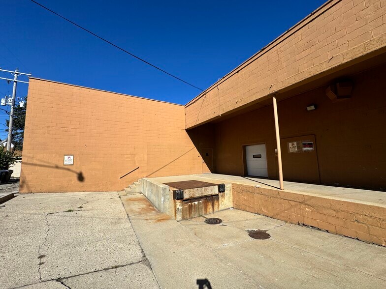 More Photos Of 3000 W Forest Home Ave, Milwaukee Manufacturing For Sale