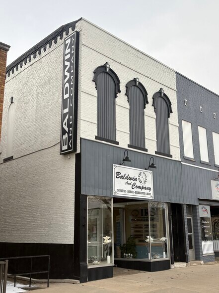 Primary Photo Of 814 Main St, Rochester Office Residential For Sale