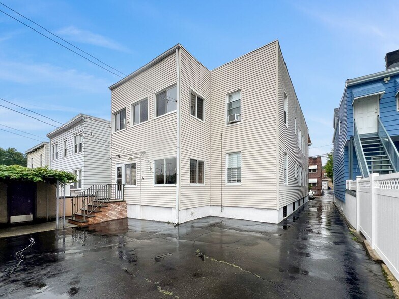 More Photos Of 700-702 N 7th St, Newark Apartments For Sale