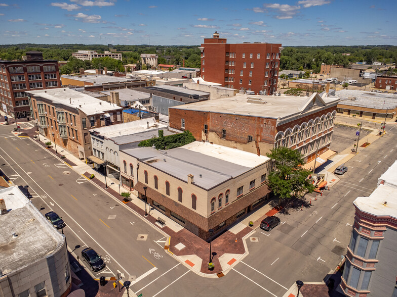 Primary Photo Of 21 S Chicago Ave, Freeport Storefront Retail Office For Sale