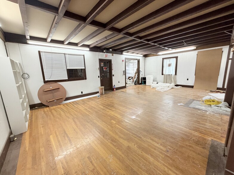 More Photos Of 8 Dunster Ave, Greenville Storefront Retail Residential For Sale