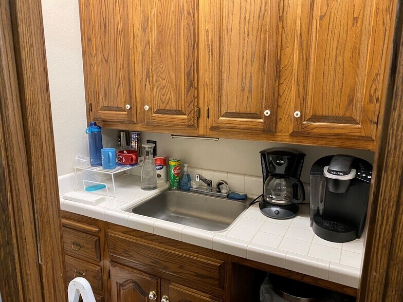 More Photos Of 2025 K St, Merced Office For Sale