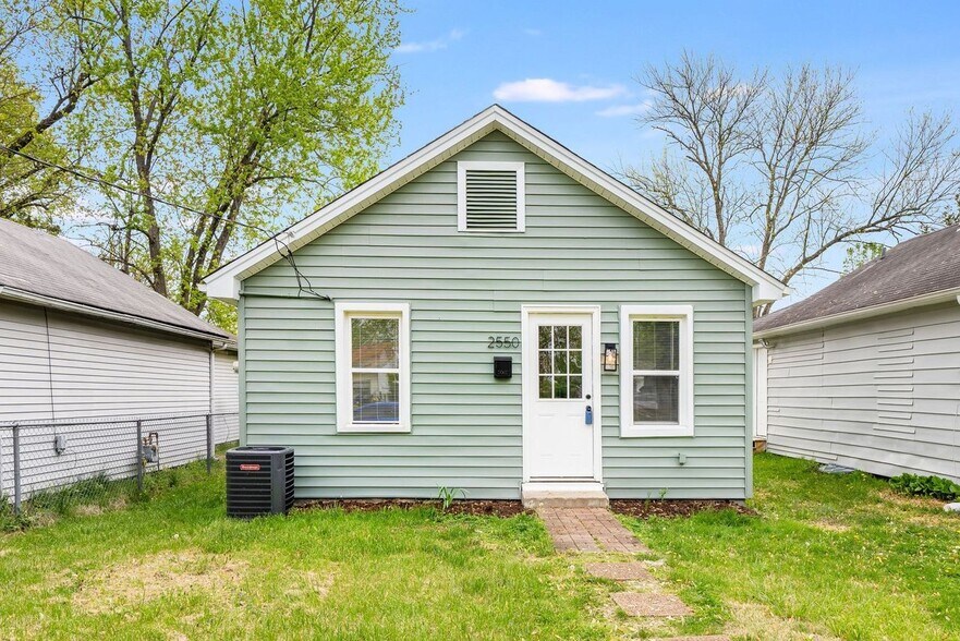 More Photos Of 2550 Broadway St, New Albany Apartments For Sale