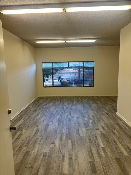 More Photos Of 8115 Foothill Blvd, Sunland Storefront Retail Office For Sale