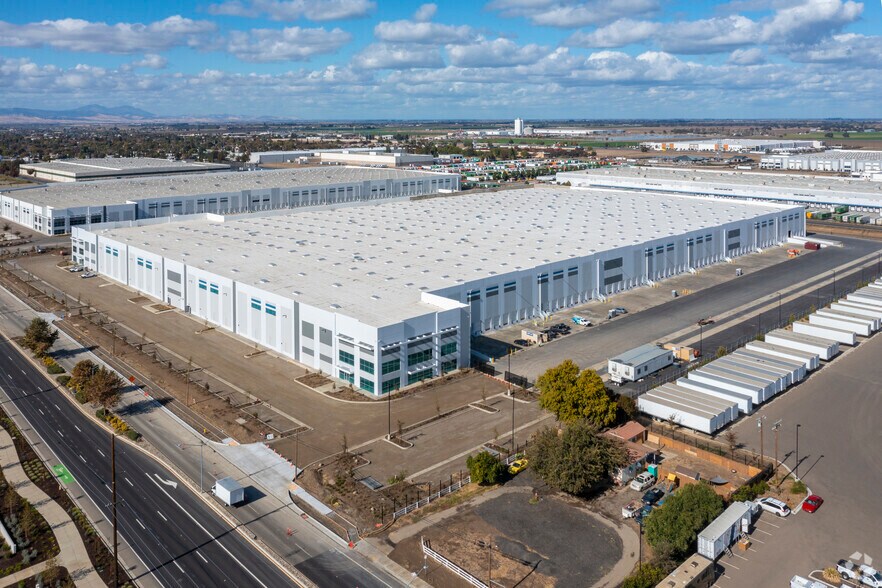 More Photos Of 1269 E Grant Line Rd, Tracy Distribution For Lease