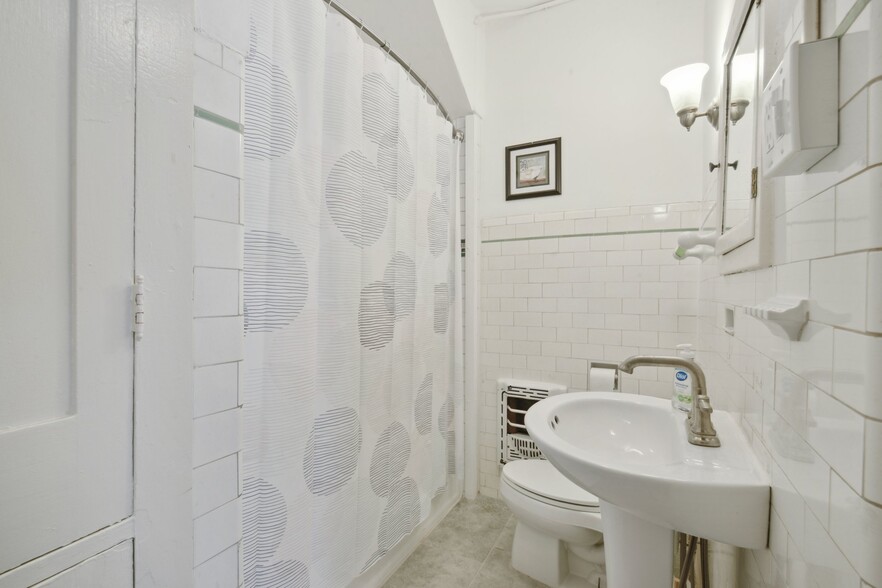 More Photos Of 1730 Prytania St, New Orleans Apartments For Sale