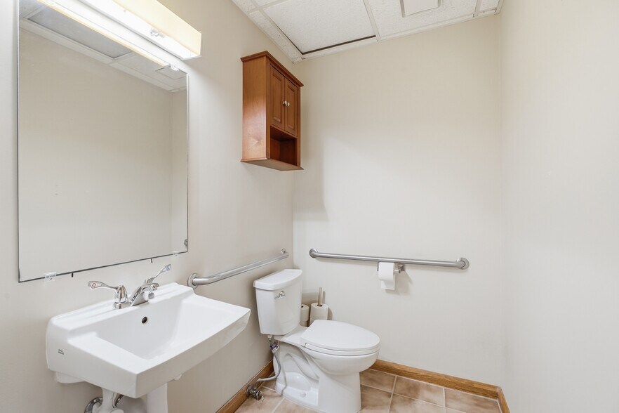 More Photos Of 900 SE Ocean Blvd, Stuart Medical For Sale