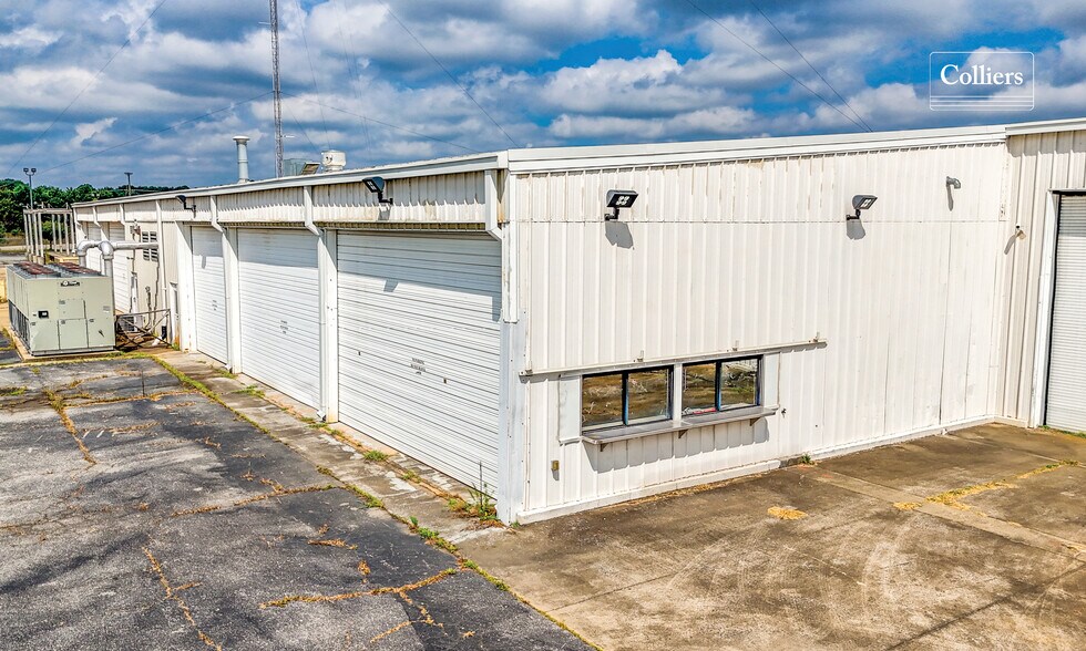More Photos Of 811 Hamrick St, Gaffney Warehouse For Sale