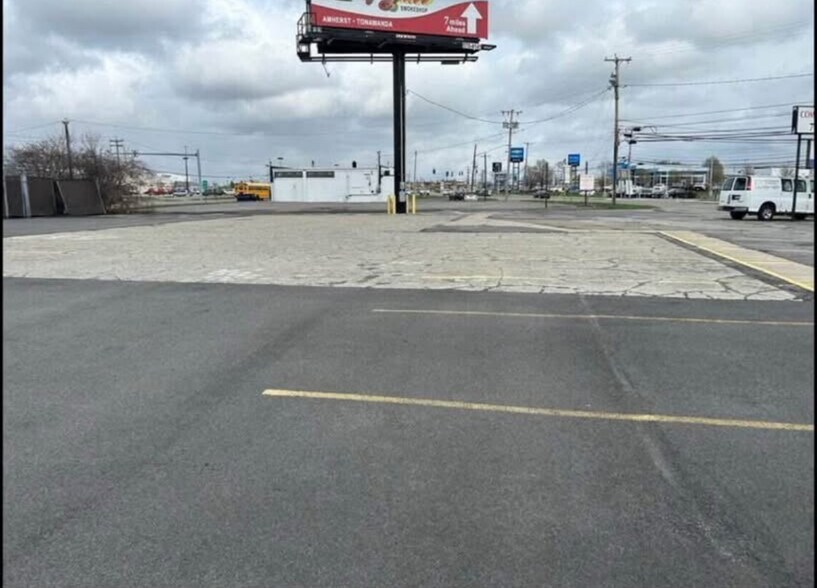 More Photos Of 10158 Niagara Falls Blvd, Niagara Falls Storefront Retail Office For Lease