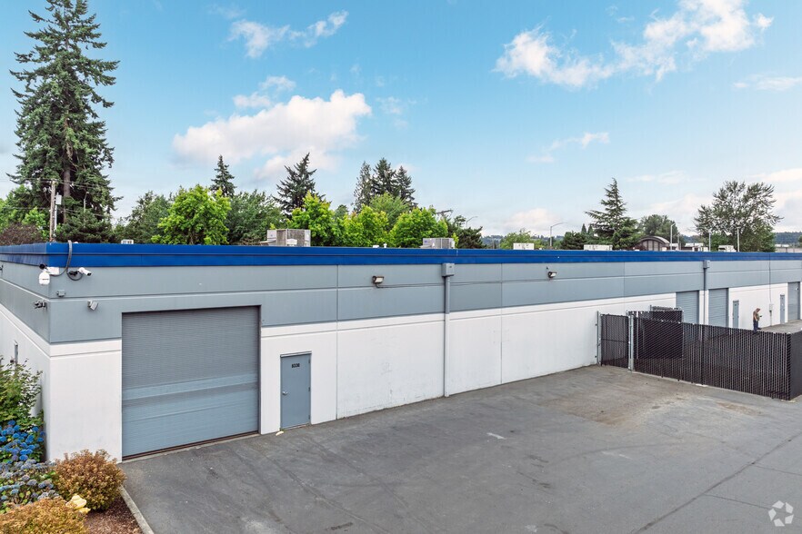 More Photos Of 8316-8330 S 259th St, Kent Unknown For Lease