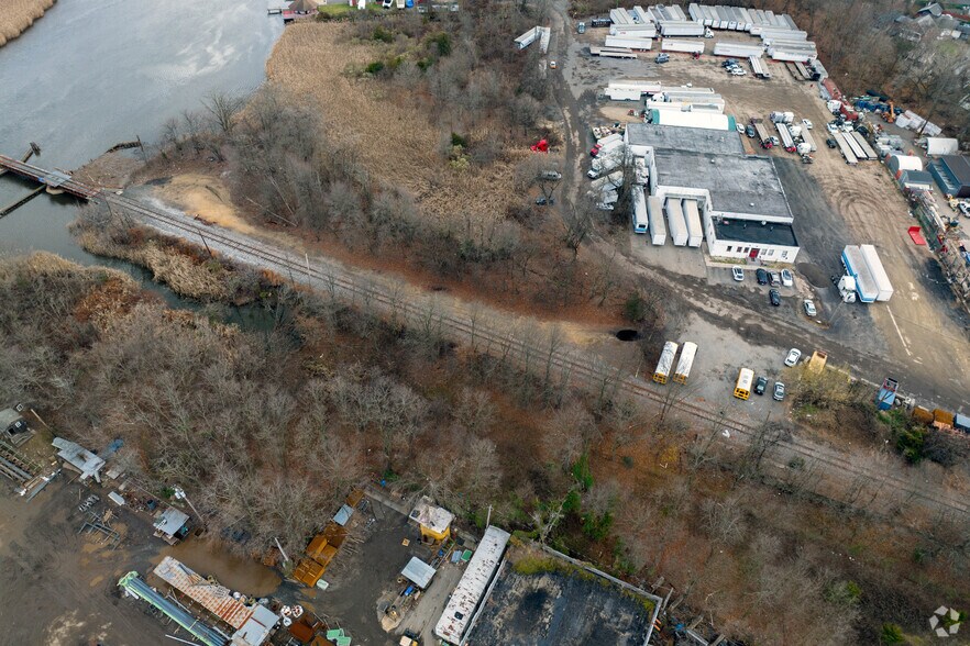 More Photos Of 113-114 Whitehead Ave, South River Land For Lease