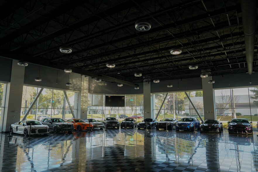 More Photos Of 521 Charcot Ave, San Jose Showroom For Lease