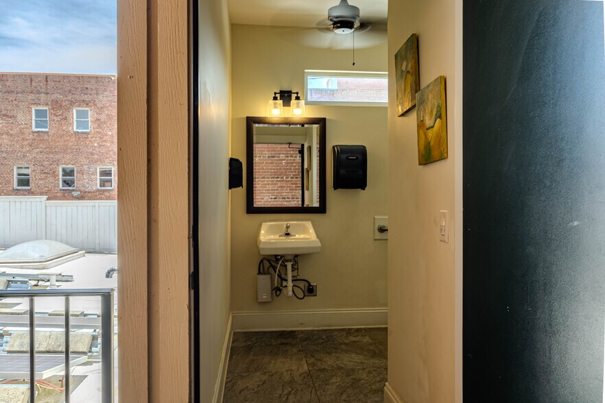 More Photos Of 217 Broad St, Rome Storefront Retail Residential For Sale