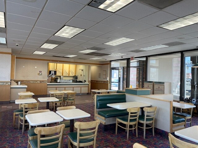 More Photos Of 1272 E Battlefield St, Springfield Restaurant For Lease