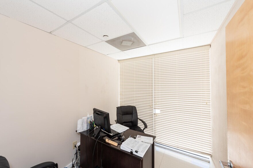 More Photos Of 2645 SW 37th Ave, Miami Medical For Lease