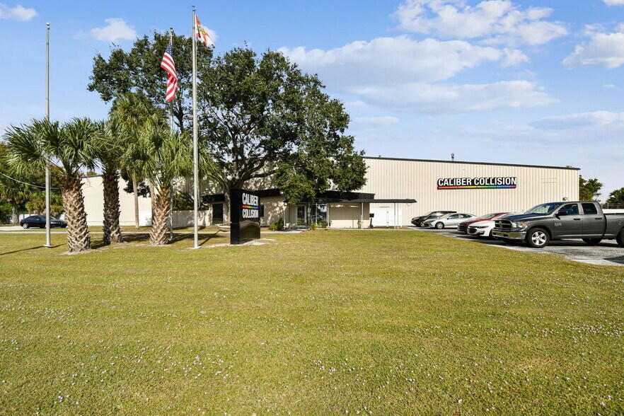 More Photos Of 4811 W Sligh Ave, Tampa Warehouse For Lease