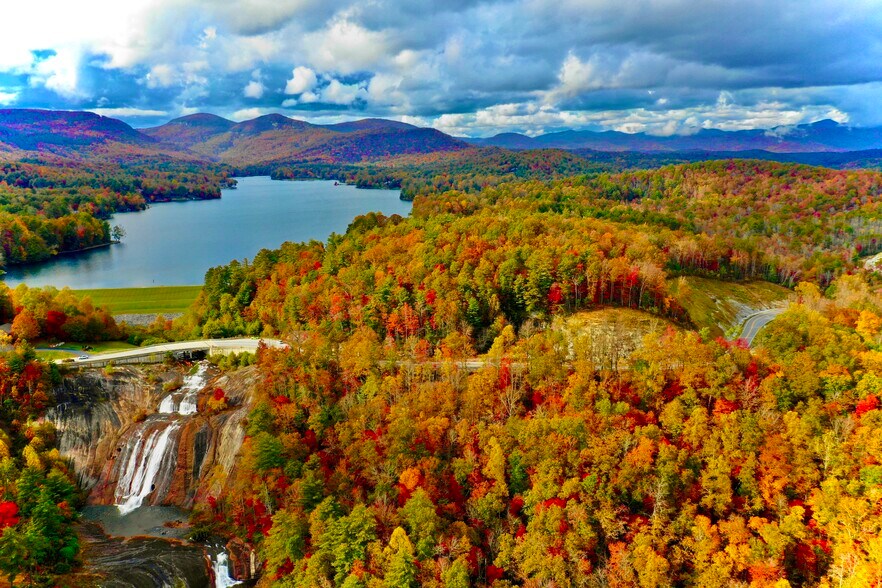 More Photos Of 192 Windward Pt, Lake Toxaway Land For Sale