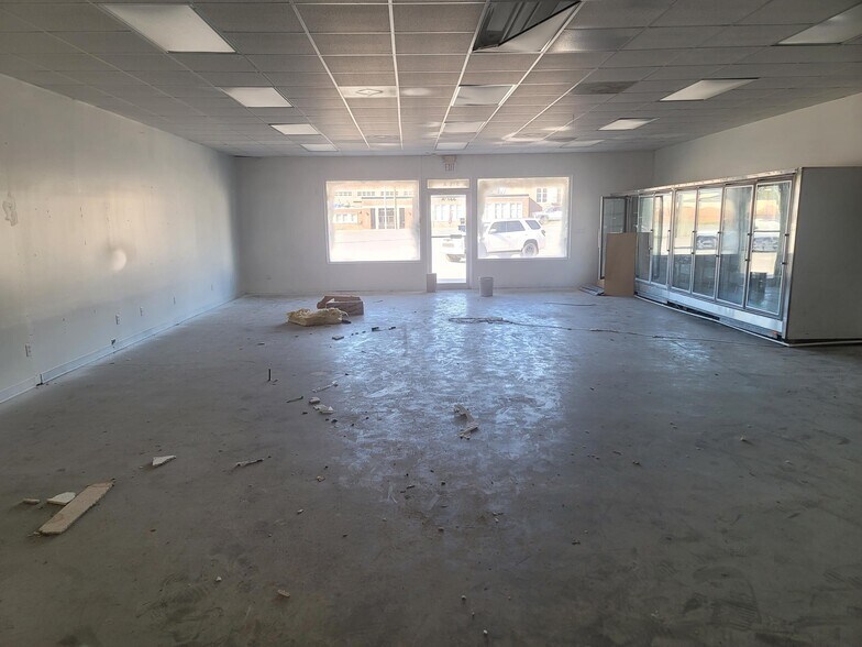 More Photos Of 337 West Ave, Cedartown Storefront For Sale