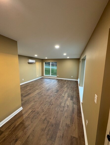 More Photos Of 1060 D W Griffith Ln, La Grange Warehouse For Lease