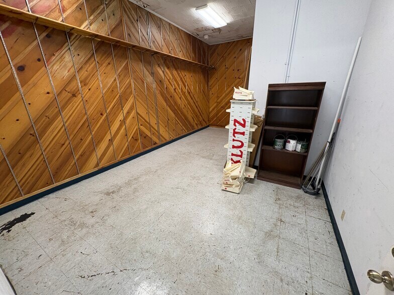 More Photos Of 11 E Doyle St, Toccoa General Retail For Lease
