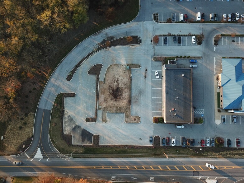 More Photos Of 275 Limestone Rd, Oxford Unknown For Lease