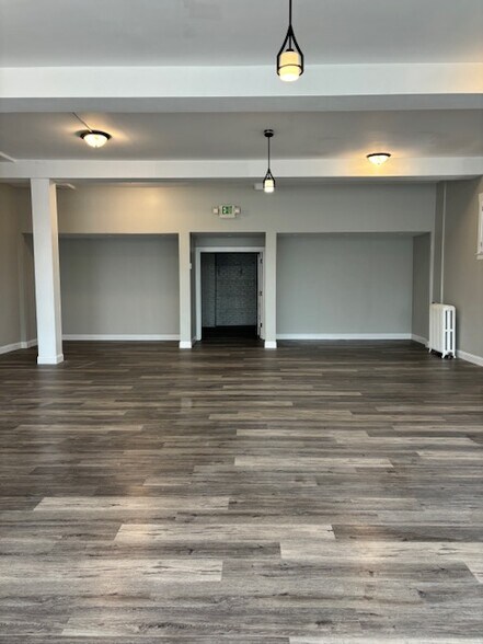 More Photos Of 1828 Indianapolis Blvd, Whiting Apartments For Lease
