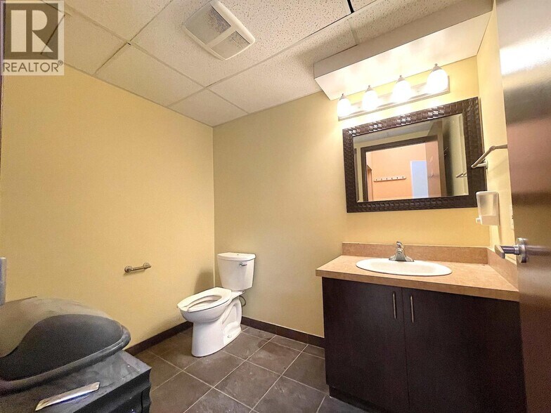 More Photos Of 8611 Alexandra Rd, Richmond Storefront For Lease