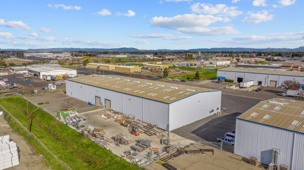 More Photos Of 7345 W Goshen Ave, Visalia Warehouse For Lease