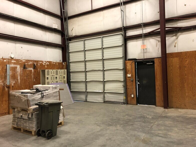 More Photos Of 1384 Remount Rd, Charleston Manufacturing For Lease