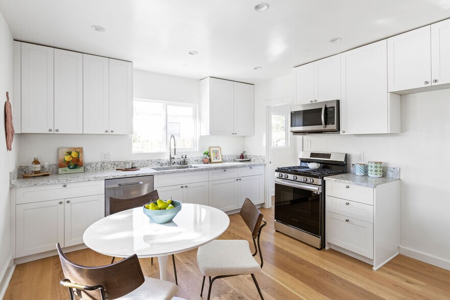 More Photos Of 4363 Eagle Rock Blvd, Los Angeles Multifamily For Sale