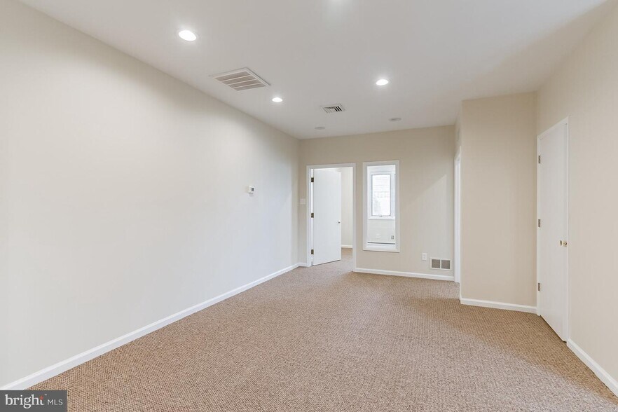 More Photos Of 260 E County Line Rd, Hatboro Medical For Lease