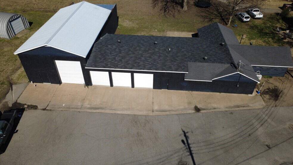 More Photos Of 21 Case Dr, Jackson Service For Lease