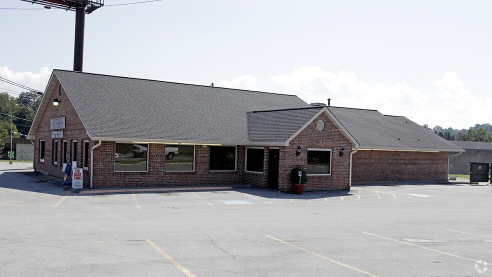 Primary Photo Of 10321 Chapman Hwy, Seymour Restaurant For Sale