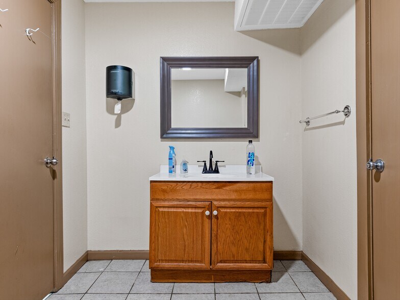 More Photos Of 24 Old County Home Rd, Asheville Light Distribution For Sale