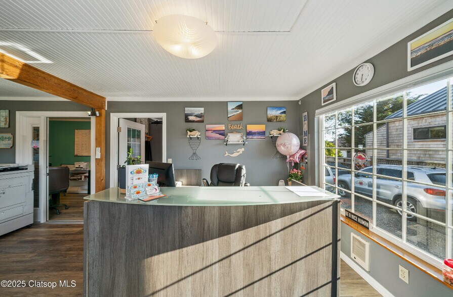 More Photos Of 186 Laneda Ave, Manzanita Storefront Retail Office For Sale