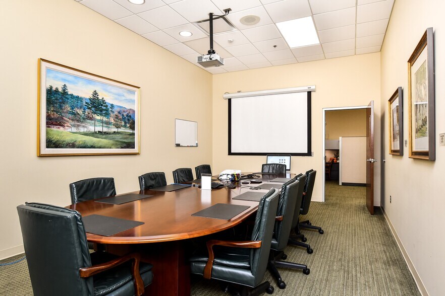 More Photos Of 306 E North St, Greenville Office For Lease