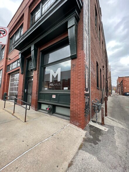 More Photos Of 210 W 19th Ter, Kansas City Office For Lease