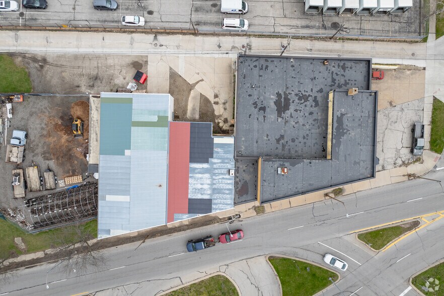 More Photos Of 306 S Summit St, Toledo Light Manufacturing For Sale