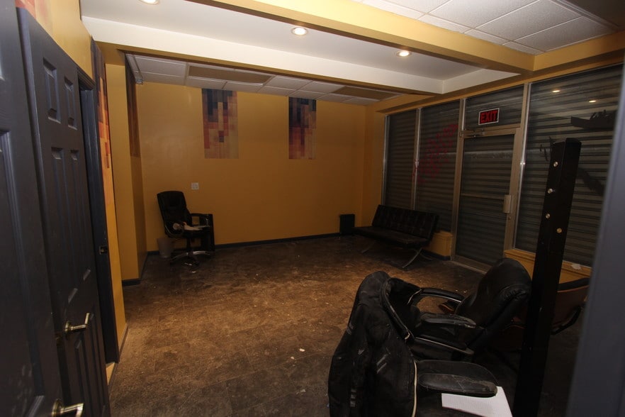 More Photos Of 120 Avenue T, Brooklyn Storefront For Lease