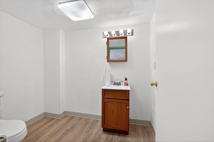 More Photos Of 210 E 5th Ave, Tarentum Office For Sale