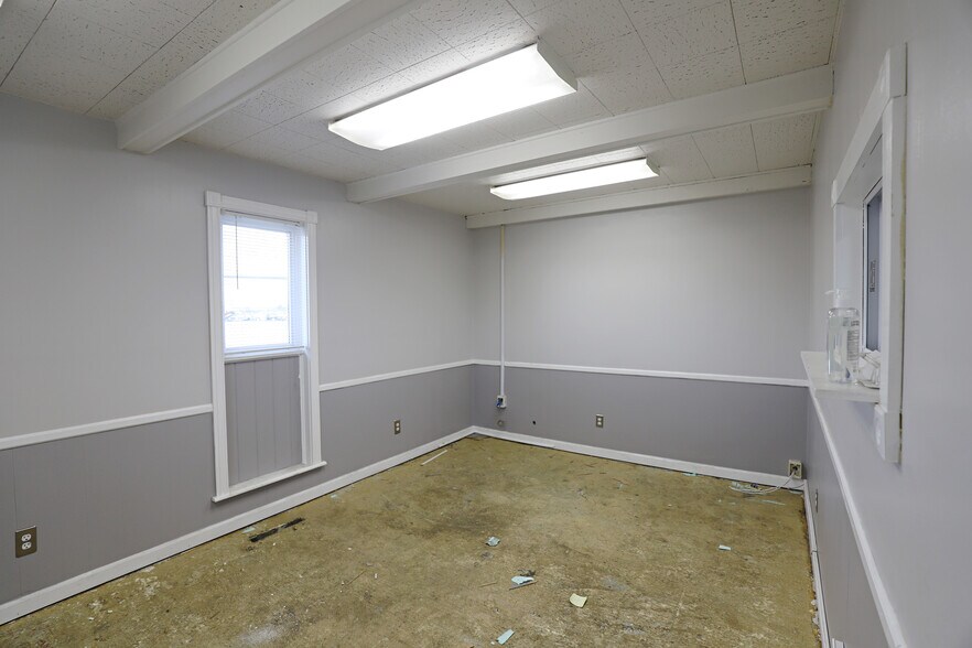 More Photos Of 4225 Quinlan Drive, Burton Warehouse For Lease