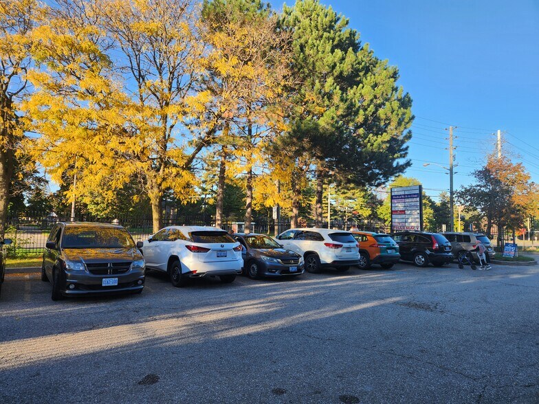 More Photos Of 4125 Lawrence Ave, Toronto Office For Sale