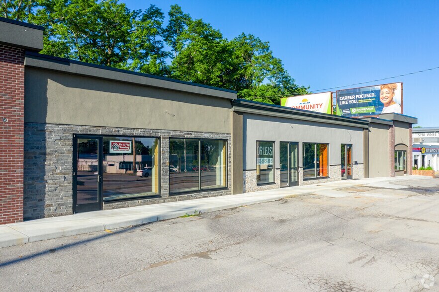 More Photos Of 7801-7811 Shawnee Mission Pky, Overland Park Freestanding For Lease
