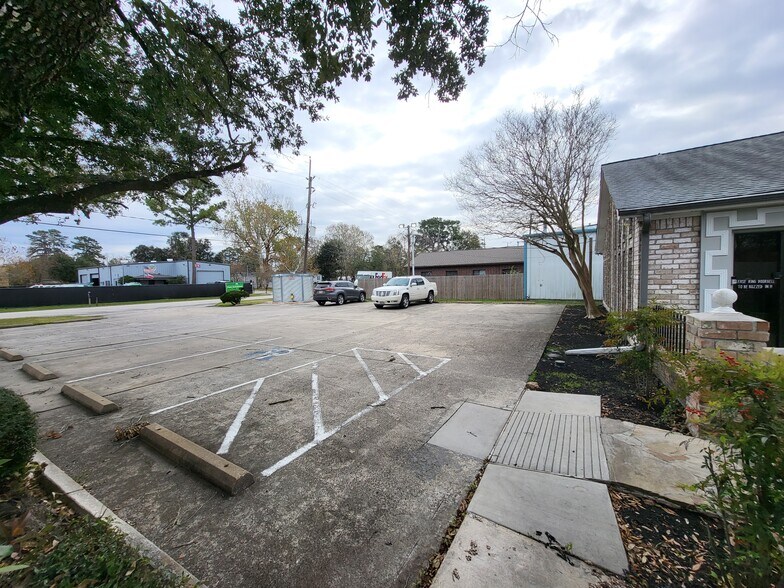 More Photos Of 20817 Sunshine Ln, Spring Office Residential For Lease