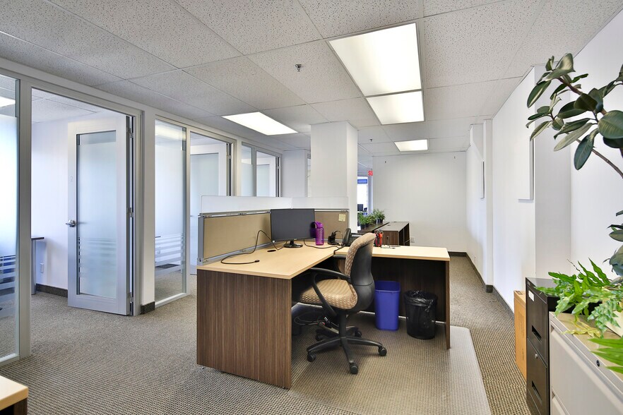 More Photos Of 666 Rue Sherbrooke O, Montréal Office Residential For Lease