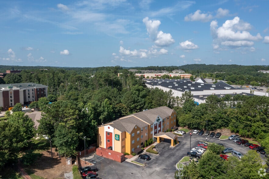 More Photos Of 707 Key Dr, Birmingham Hotel For Sale