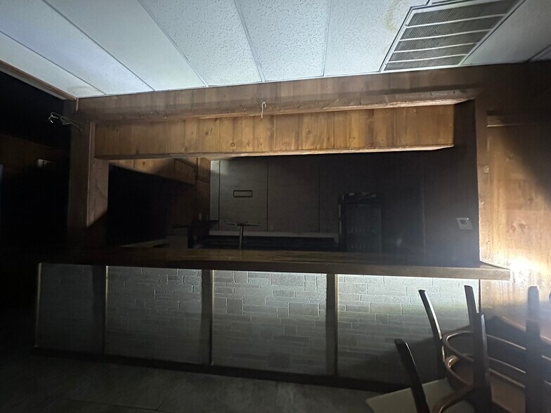 More Photos Of 3145 N Watkins St, Memphis General Retail For Sale