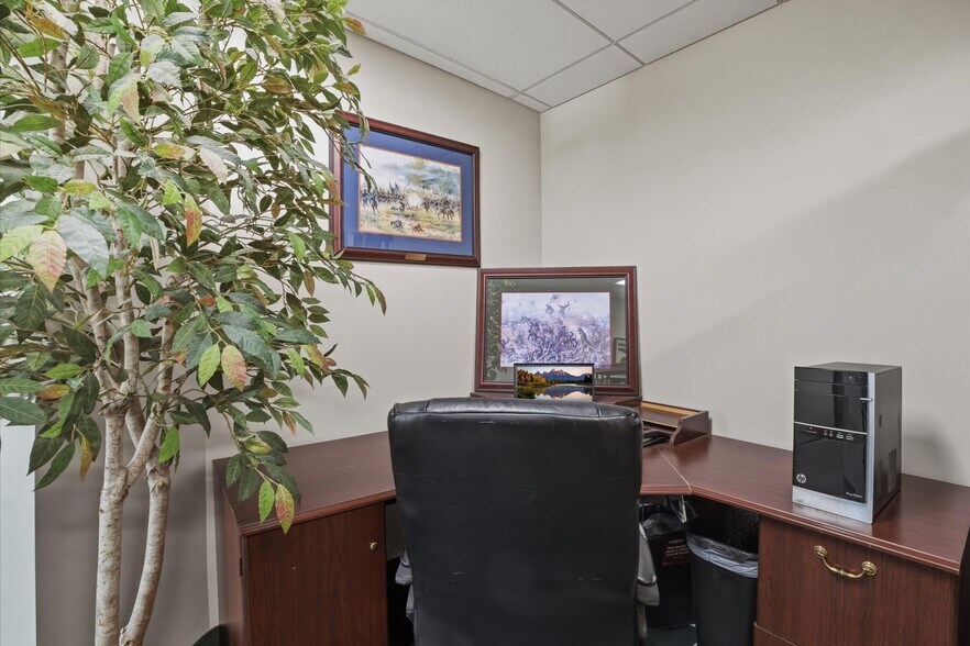 More Photos Of 3033 N Central Ave, Phoenix Office For Sale
